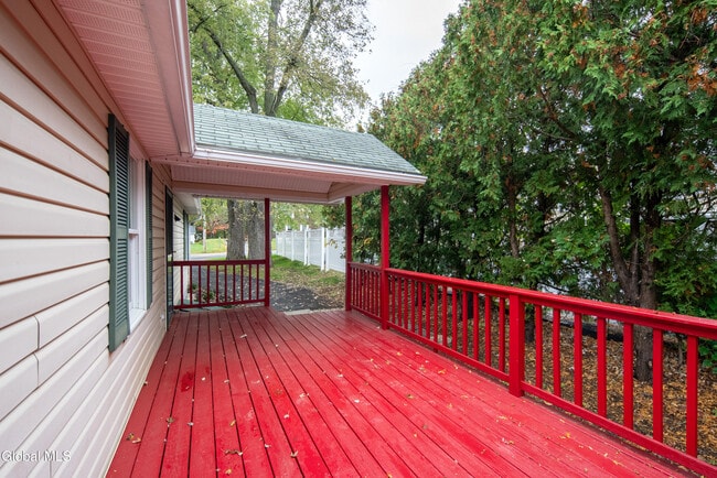 Building Photo - 644 Delaware Ave