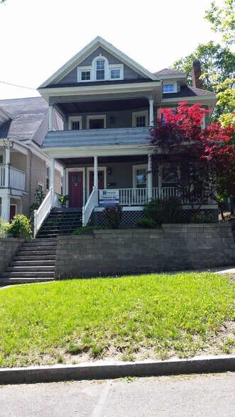 Building Photo - 704 Lancaster Ave