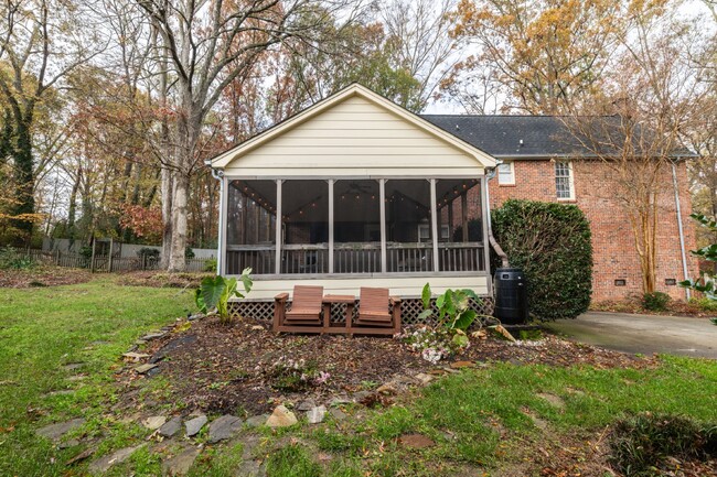 Building Photo - Charming Charleston Style 3-Bedroom Home w...