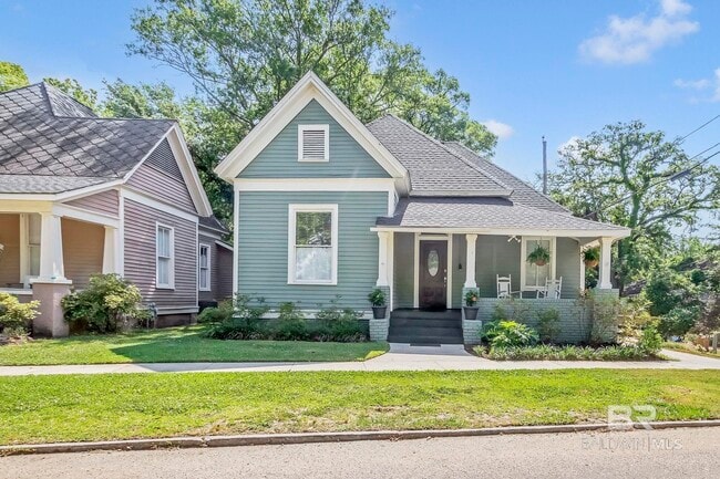 Primary Photo - 361 Regina Ave