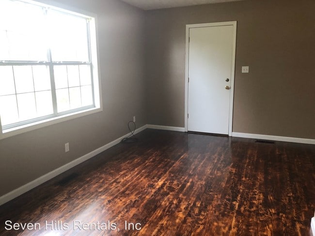 Building Photo - 1027 W Main St