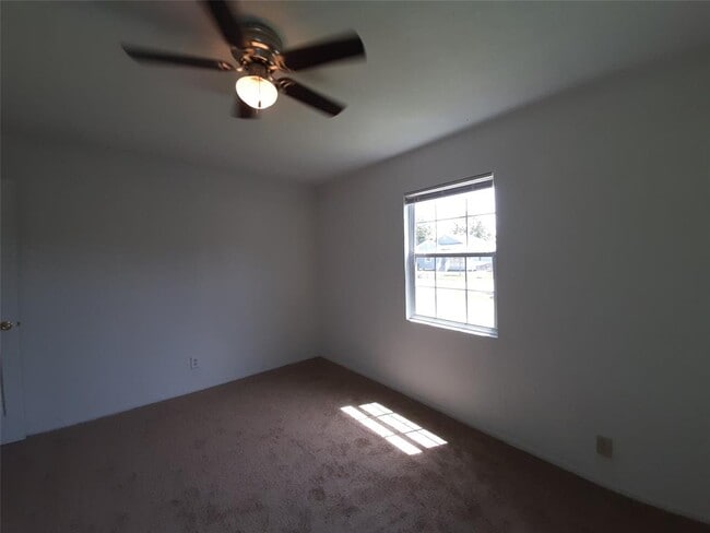 Building Photo - 10322 Rosehaven Dr