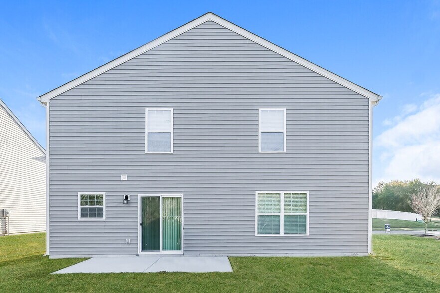 Building Photo - 1231 Farm Branch Dr SW