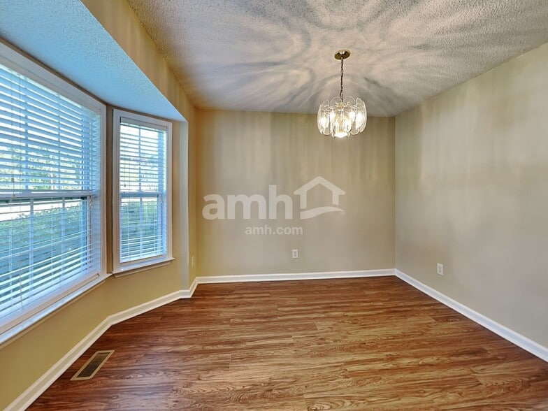 Building Photo - 8812 Love Field Ct