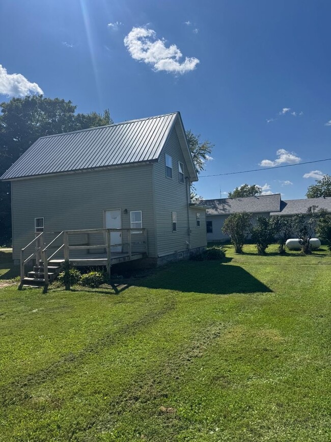 Building Photo - 207 Yetley St