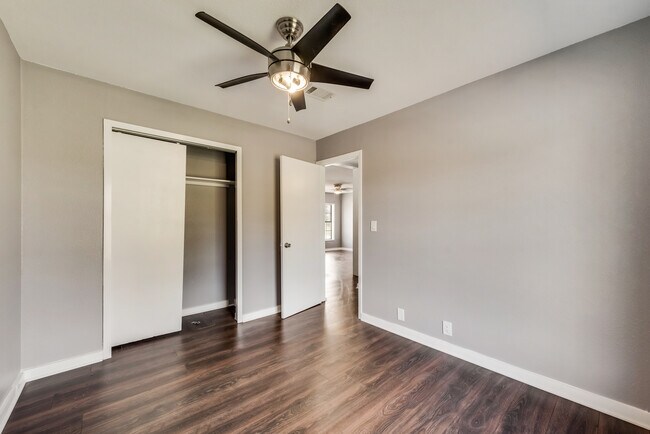 Building Photo - 111 Kelly Ln