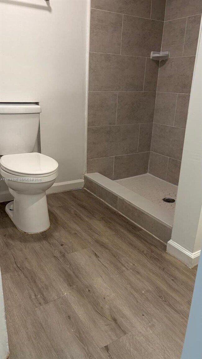 Building Photo - 7925 Fairview Dr