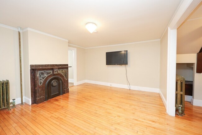 Building Photo - 83 S Main St