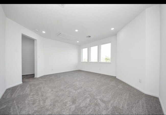 Building Photo - 7418 Auburn Wheat Dr