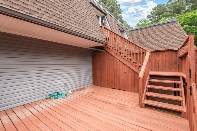 Building Photo - Condo in Chapel Hill!