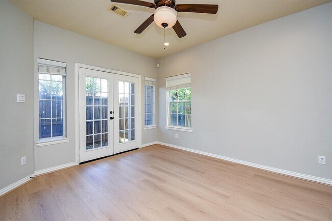 Building Photo - 5615 Winsome Ln