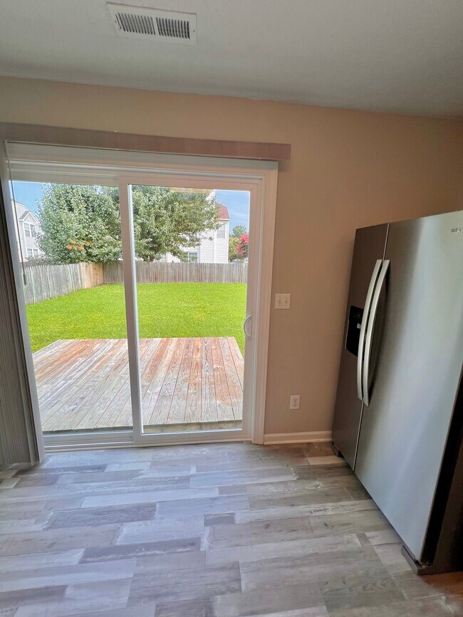 Building Photo - 6223 Cambridge Dr