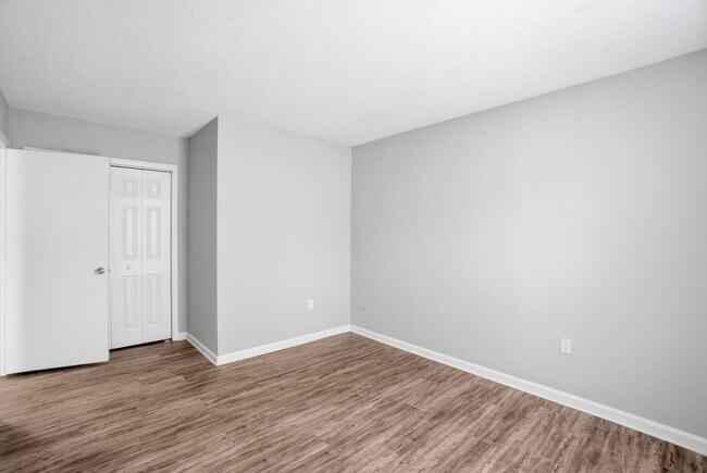 Building Photo - 3 Bedroom Ranch with a 2 Car Garage!