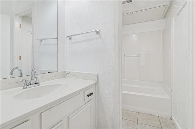 Building Photo - 1302 Summerwood Ln