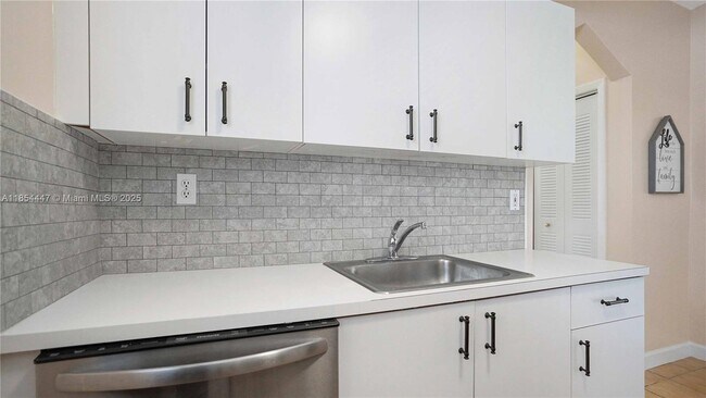 Building Photo - 540 15th St