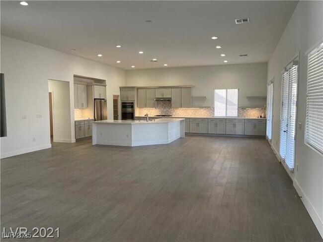 Building Photo - 6632 Rashelda Ct