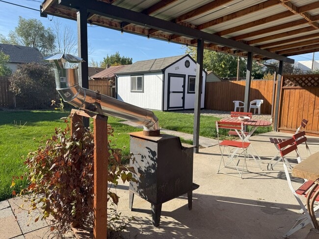 Building Photo - Fully Furnished - Long Term - Adorable Cab...