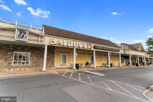 Building Photo - 9 Snug Hill Ct