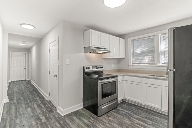 Building Photo - 2620 Mapleton Ave