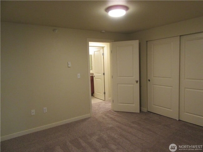 Building Photo - 1Bd/1Ba Issaquah Condo