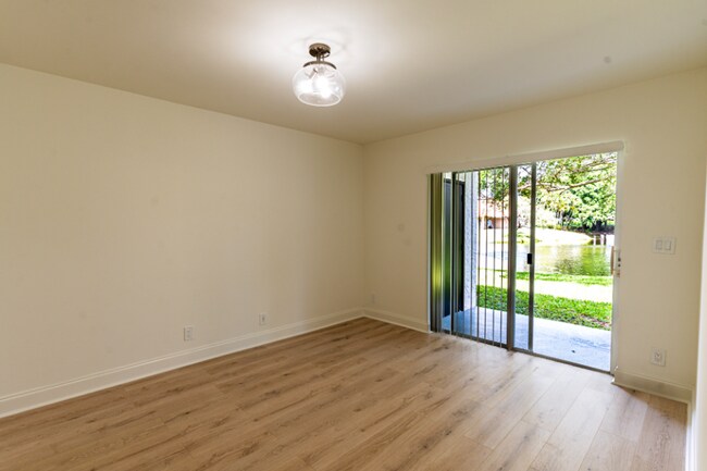 Building Photo - Spacious 2 Bedroom, 2 Bathroom Condominium...