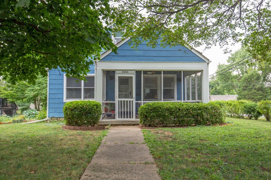 Primary Photo - 8200 Walnut St
