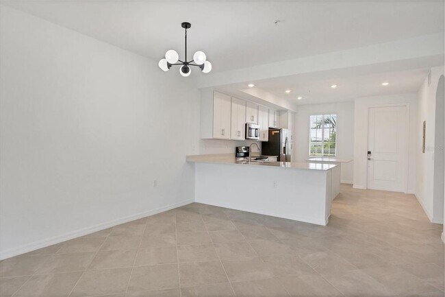 Building Photo - 14161 Heritage Landing Blvd