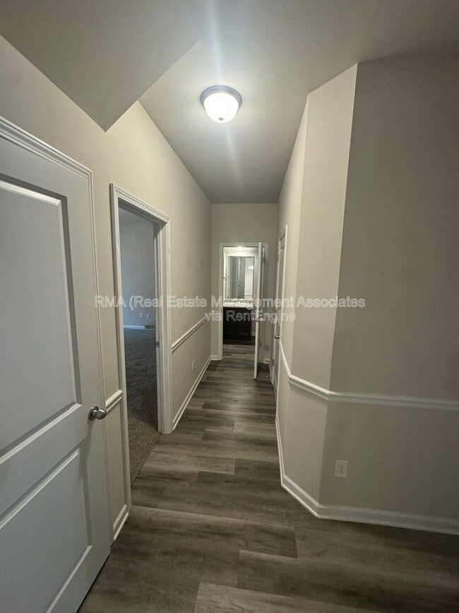 Building Photo - 2495 Barnesville Rd