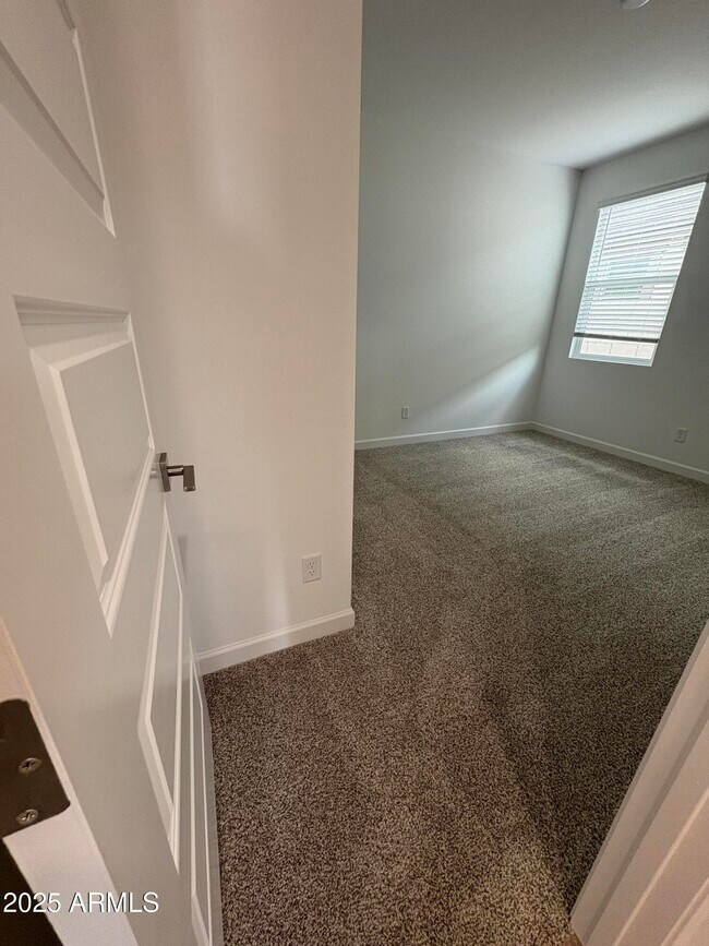 Building Photo - 10018 N 177th Ave