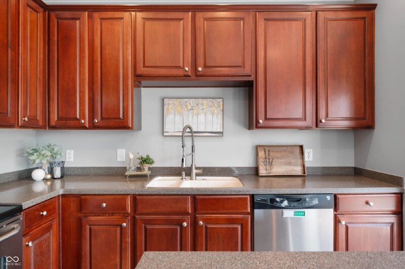 Building Photo - 3546 N Golden Gate Dr