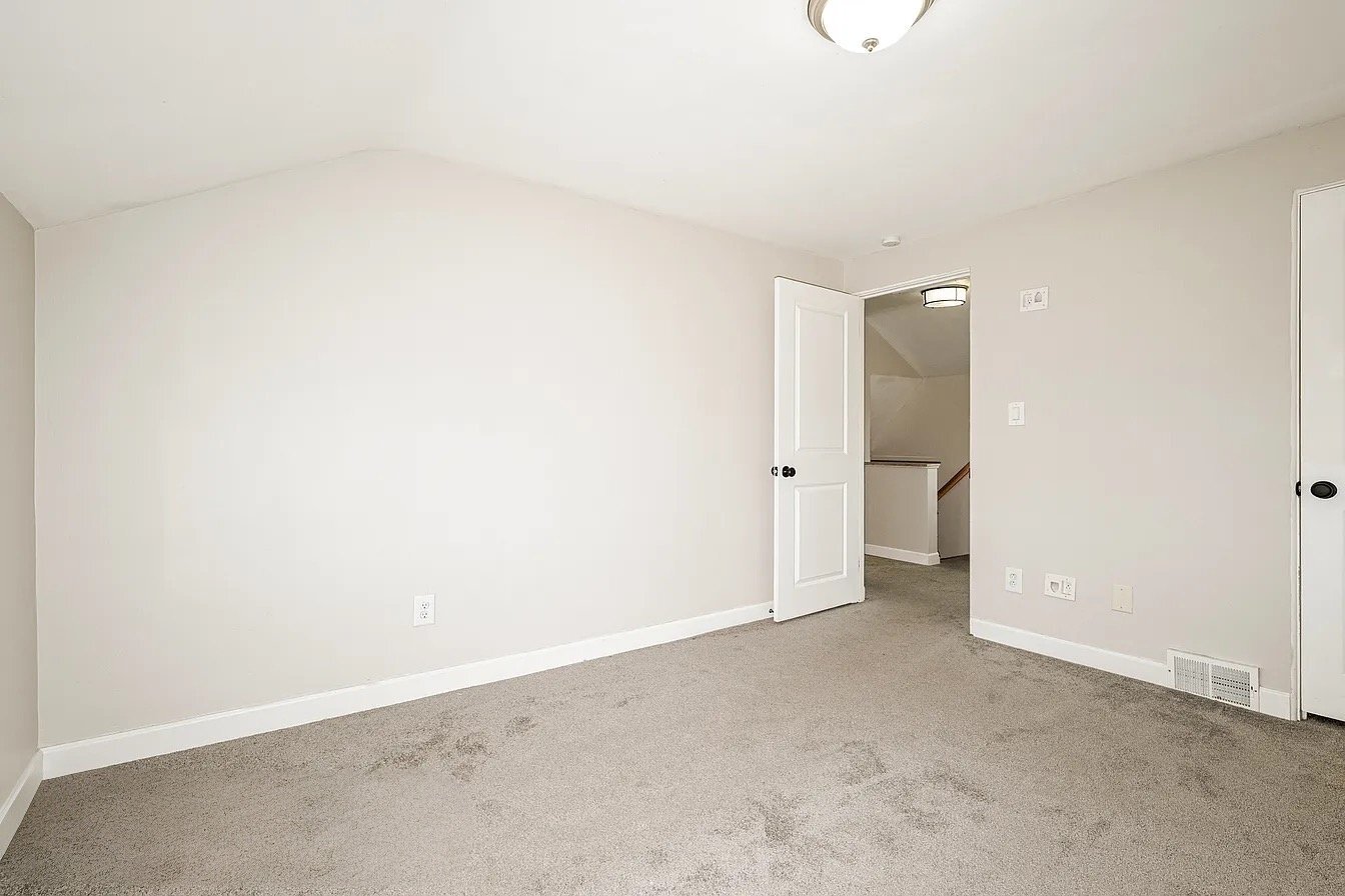Building Photo - 1254 Edgewood Dr