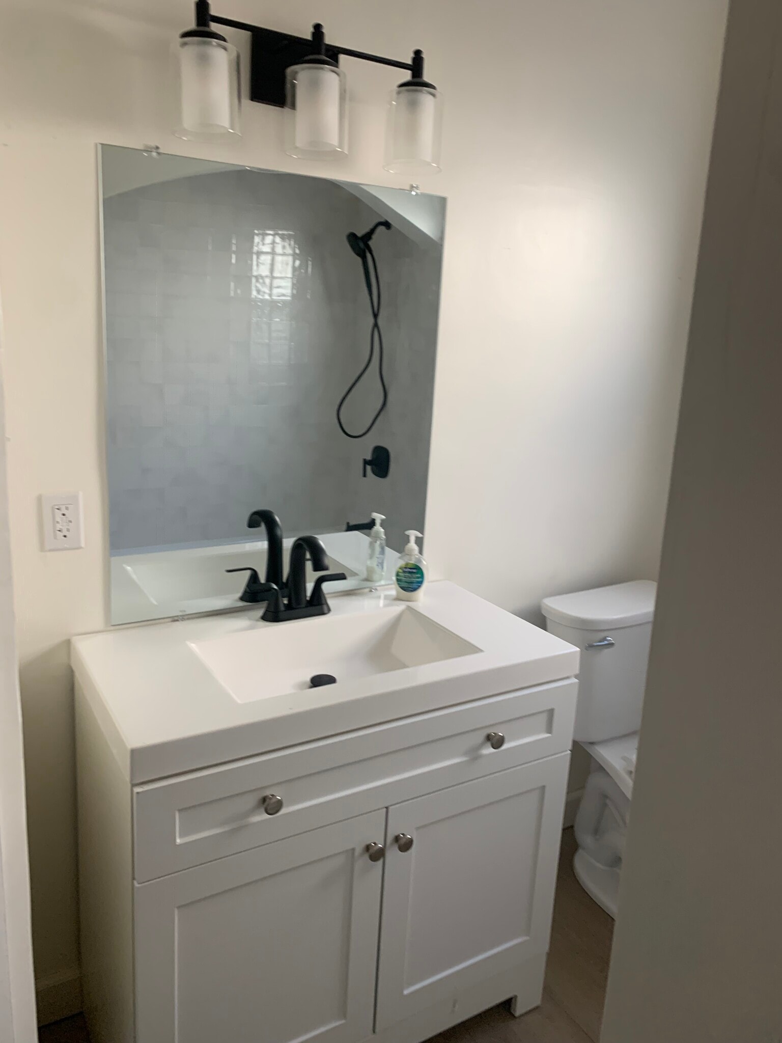 Building Photo - 11677 1/2 Magnolia Blvd