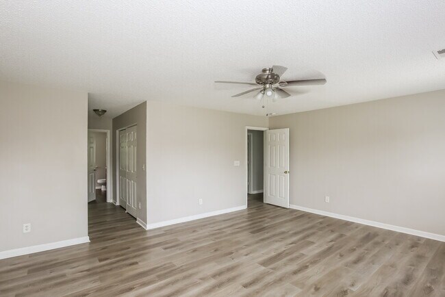 Building Photo - 2329 Apple Glen Ln