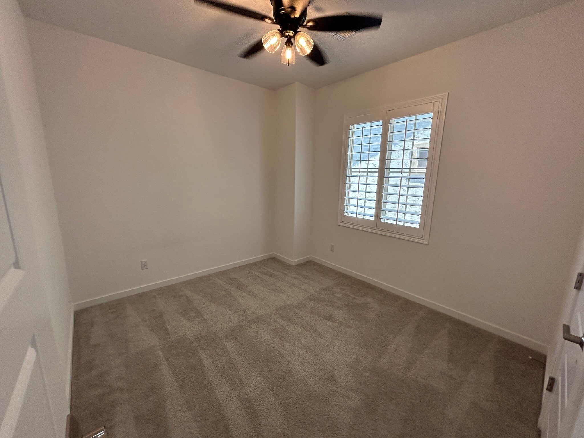Building Photo - 4146 S Columbus Dr