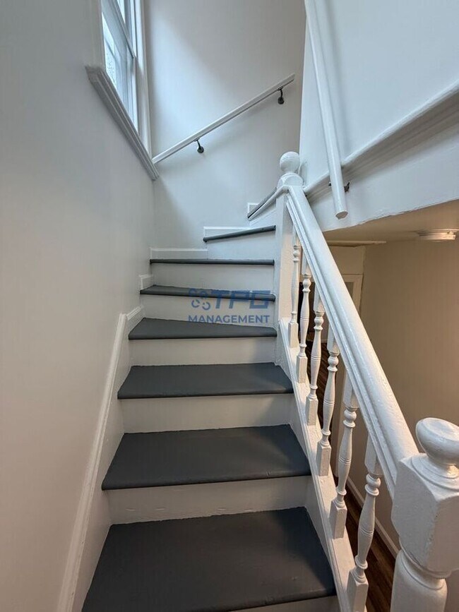 Building Photo - 792 S 15th St