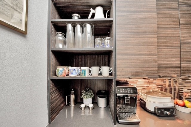 Building Photo - 1410 Hyde Park Blvd