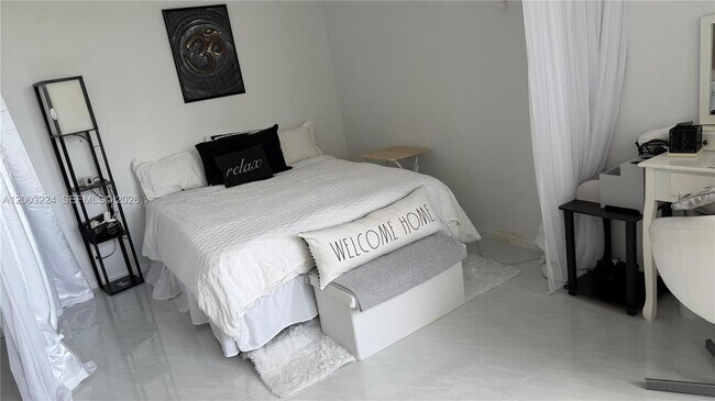 Building Photo - 1200 West Ave