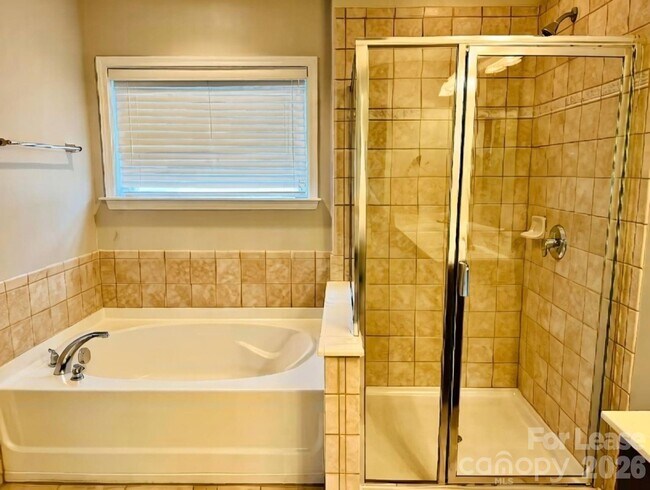 Building Photo - 119 Sand Spur Dr