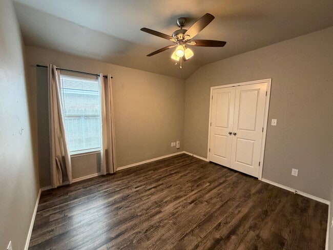 Building Photo - 623 N Elkhart Ave