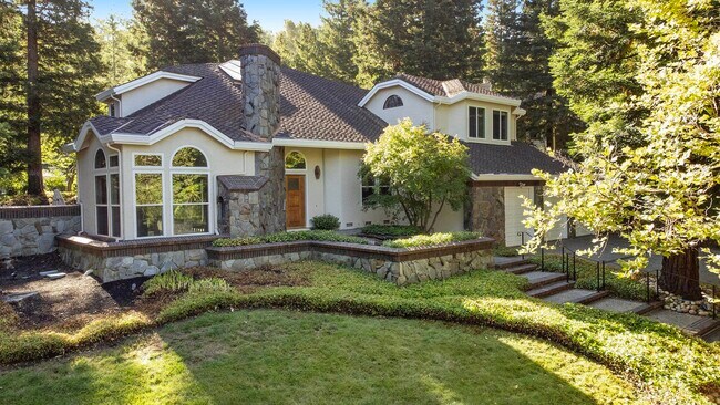 Building Photo - 3 Blackhawk Club Ct