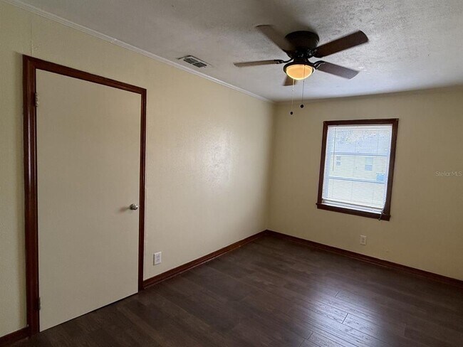 Building Photo - 13725 10th St