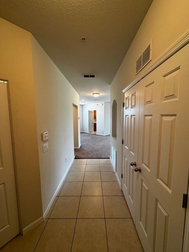 Building Photo - 4401 SW 52nd Cir