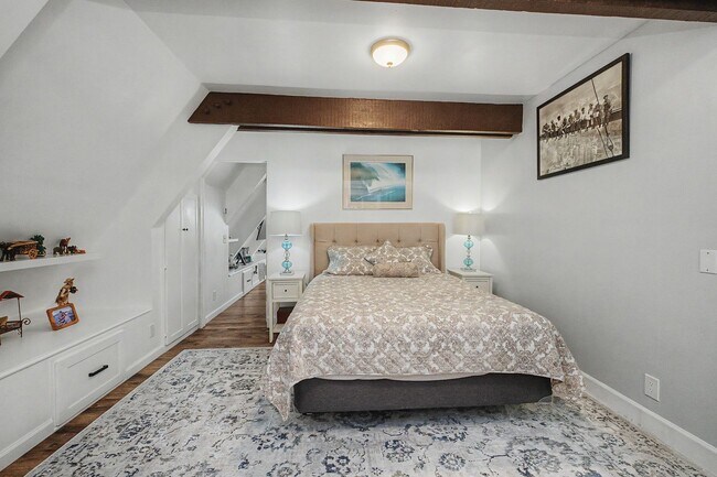 Building Photo - Luxury furnished retreat in Carmel Valley