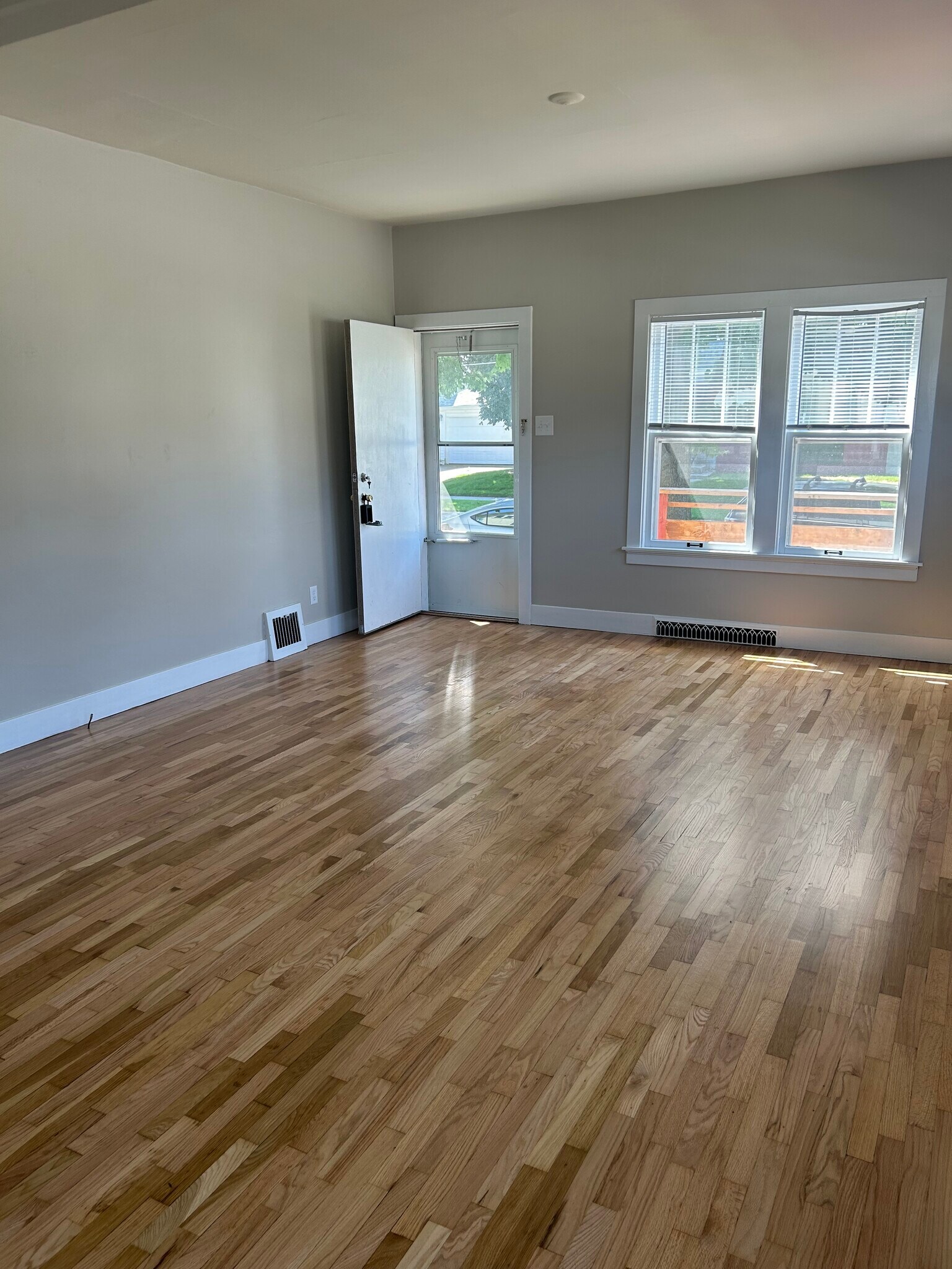 Building Photo - 1034 Bluff Ave