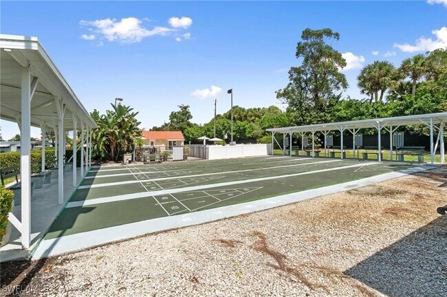 Building Photo - 4700 Tahiti Dr