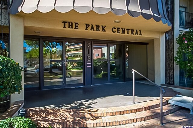 Building Photo - 215 N Kenwood St