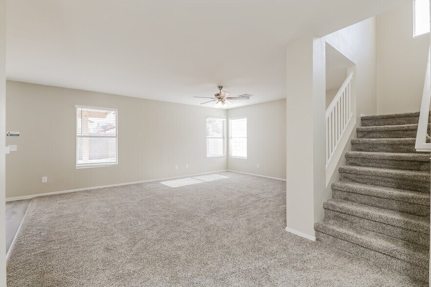 Building Photo - 717 Red Bark Ln