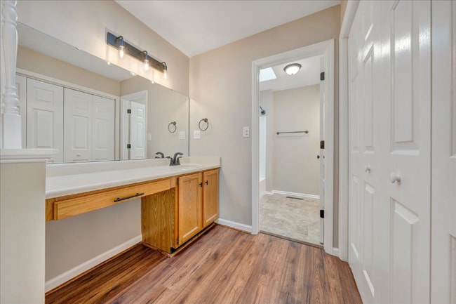 Building Photo - 5184 Orchard Hill Dr