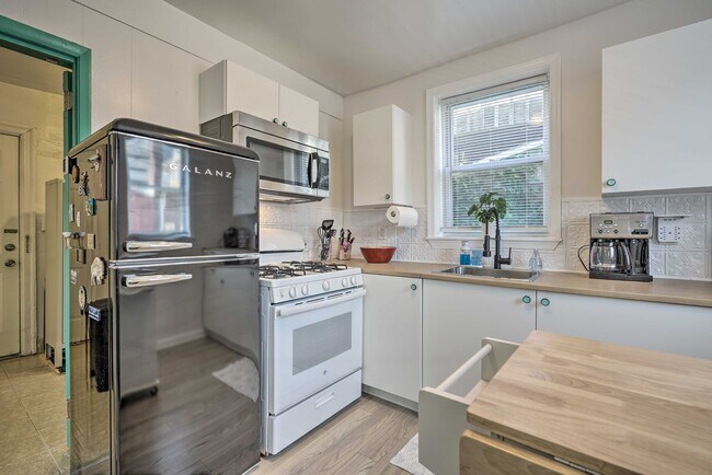 Kitchen - 29 Trenton Ter