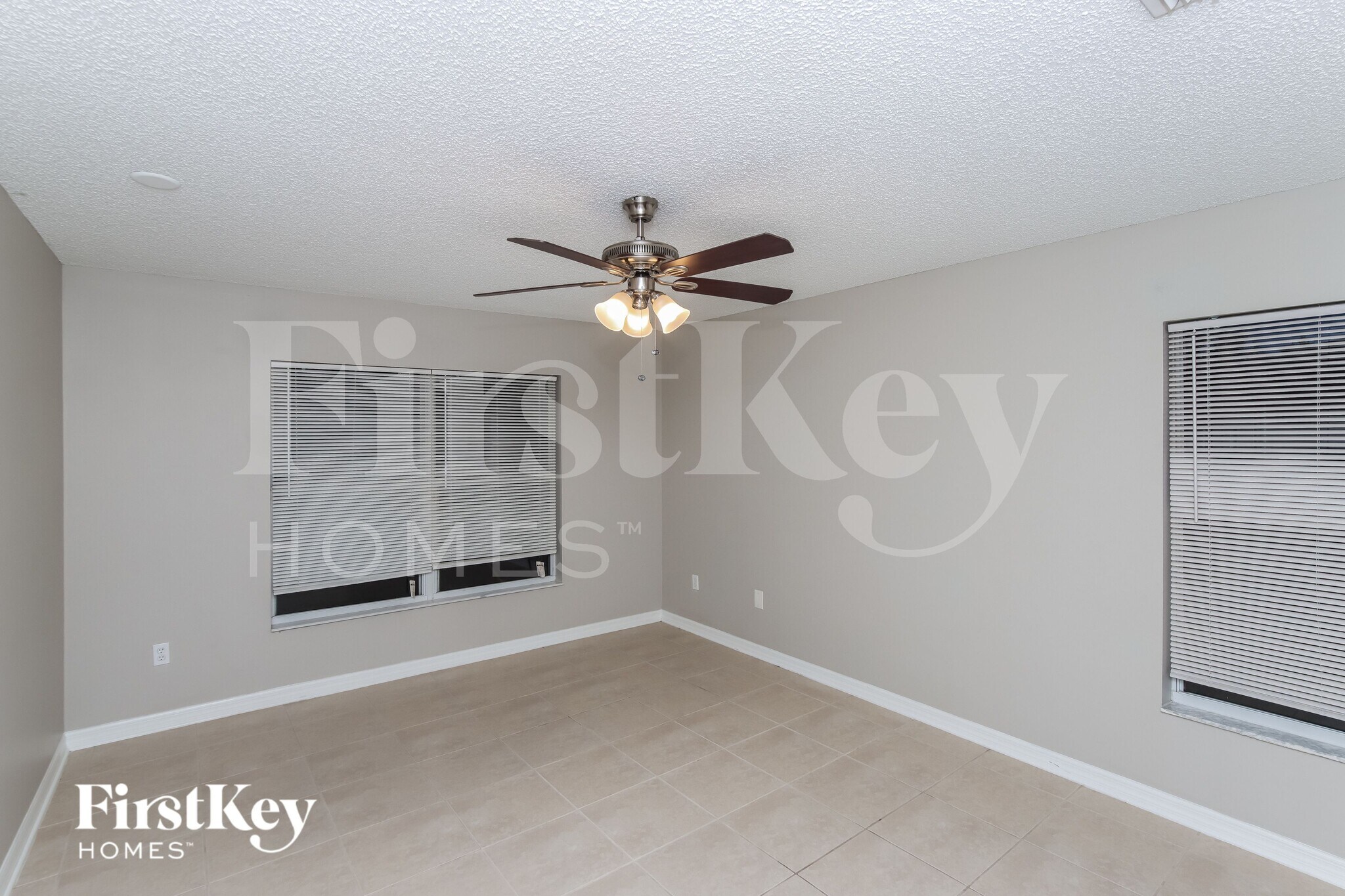 Building Photo - 2655 San Filippo Dr SE